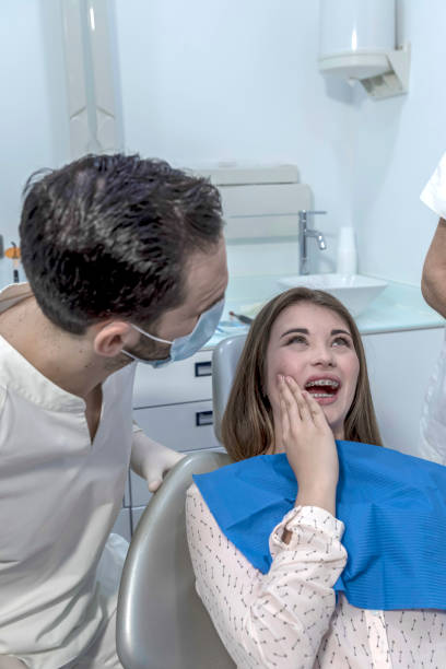 Best Dentist for Tooth Abscess  in Apollo, PA